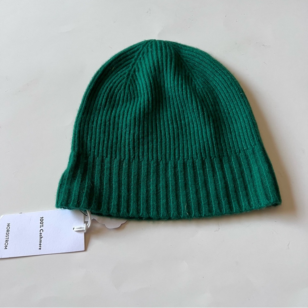 NORDSTROM WOMENS CASHMERE KNIT BEANIE KELLY GREEN  OS NWT